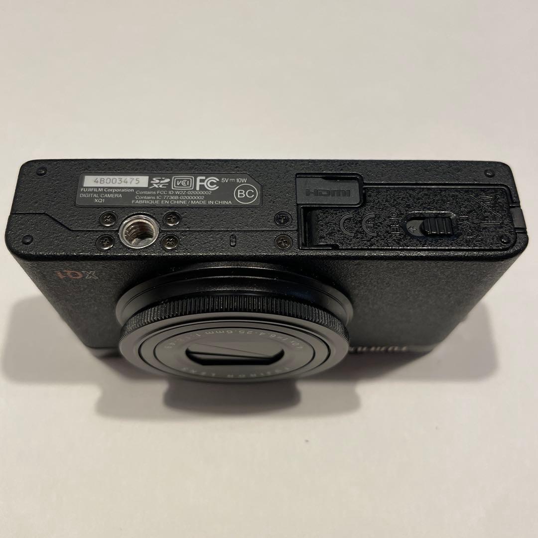 FUJIFILM XQ1 コンデジ