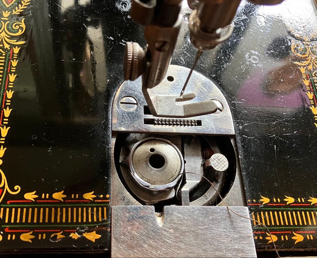 SINGER 古い電動ミシン