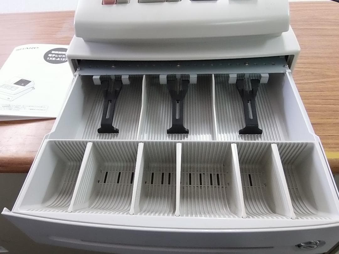 骨とう品　お金入れに　SHARP 電子レジスター　 XE-A127　2007年製