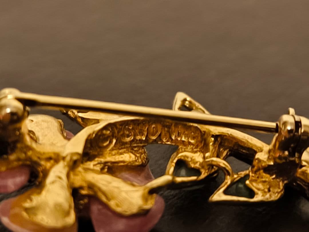 Swoboda スワボダ 天然石 ヴィンテージ　フラワー・ブローチ