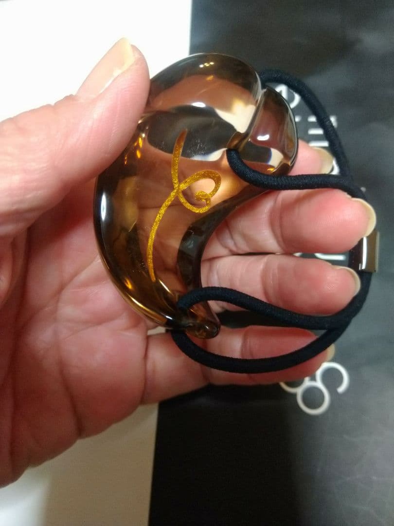 コレットマルーフ　アクリリック ラージ ティアドロップ ポニー ハート ノット