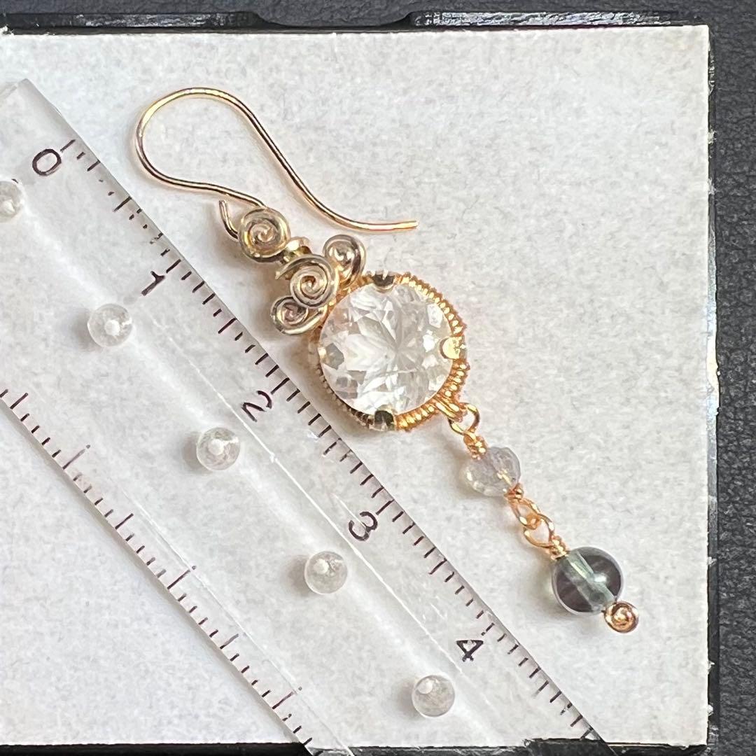 【for マリエモーン様】リビアングラスイヤリング・ホワイトサファイアペントプ