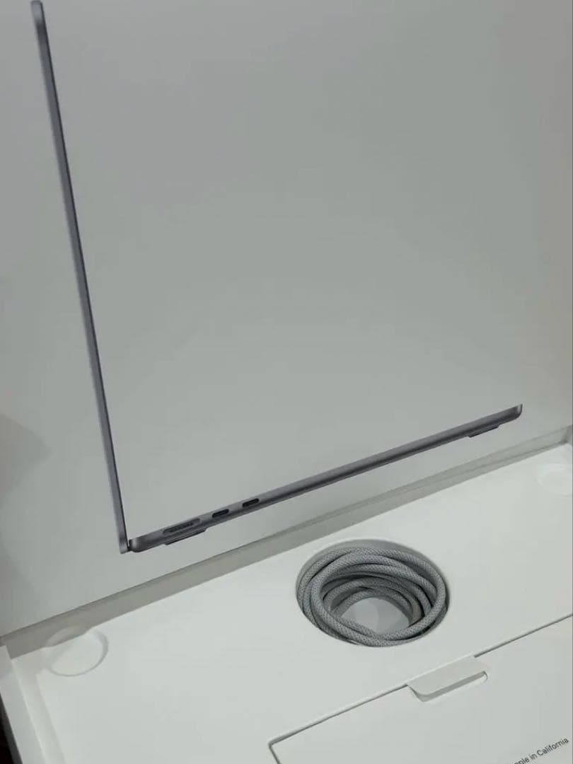 MacBook本体 MacBookAir M2 (A2681) 8GB/256GB