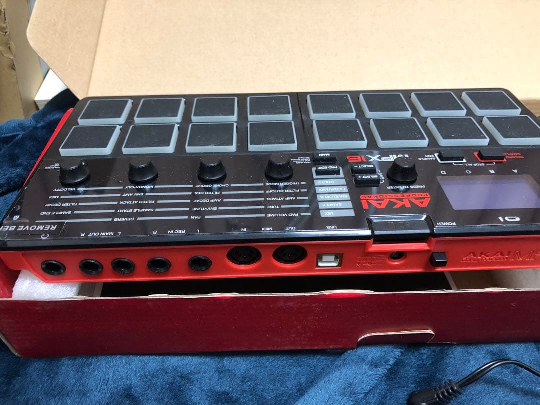 AKAI MPX16 サンプラー