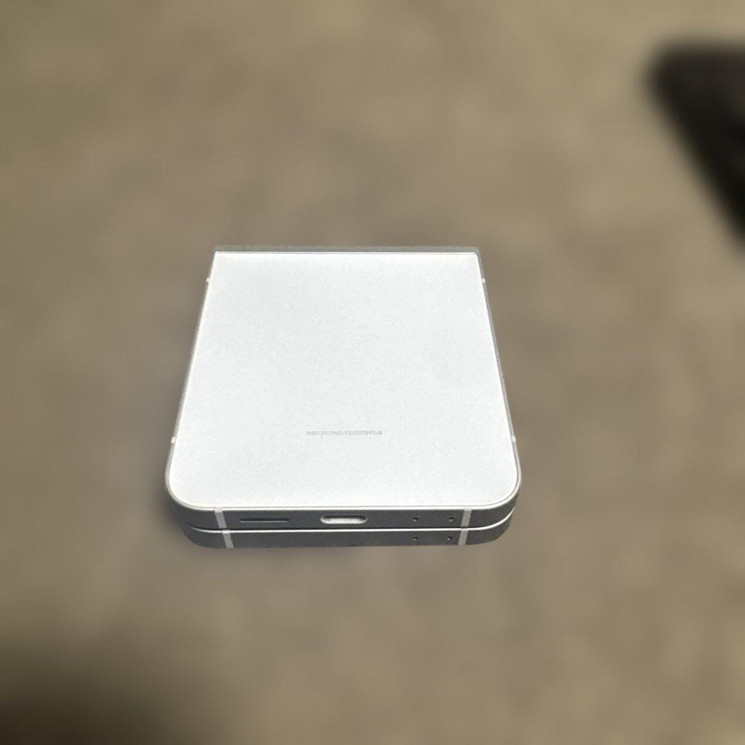 Galaxy Z Flip6 本体［au］ケース5種サービス