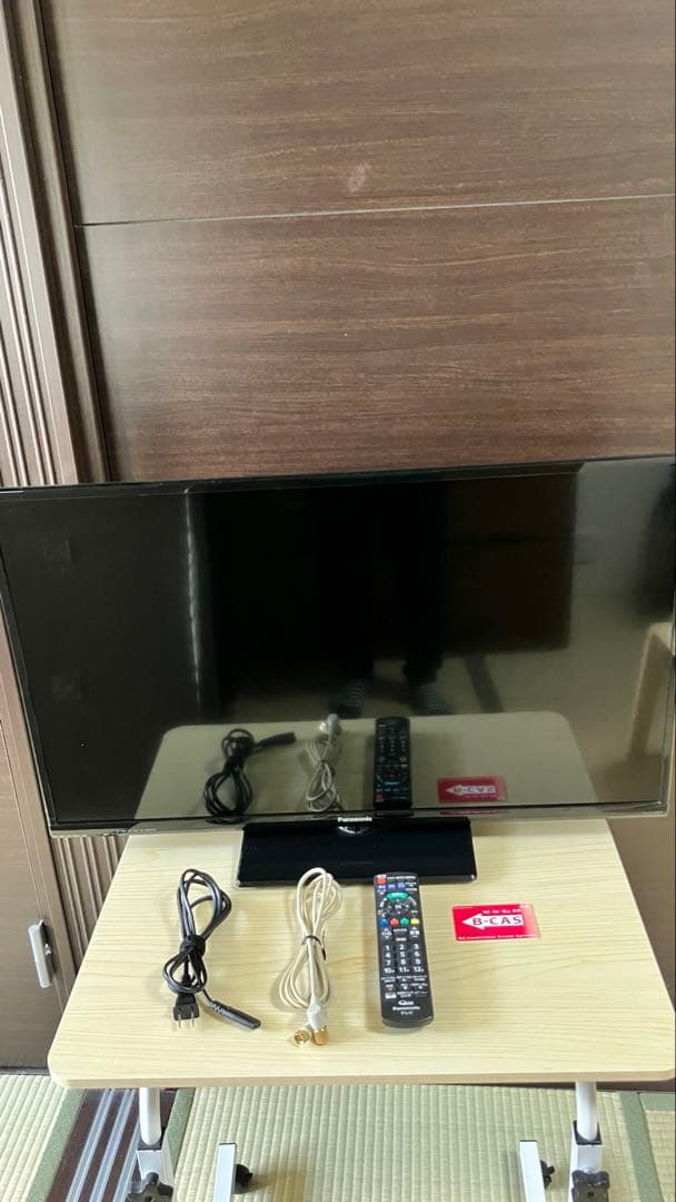 Panasonic 32型　液晶テレビ　TH-32C300 2015年製
