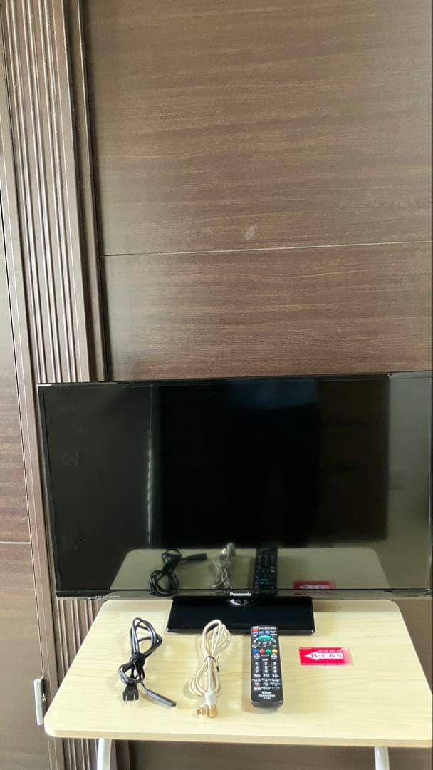 Panasonic 32型　液晶テレビ　TH-32C300 2015年製