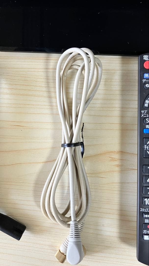 Panasonic 32型　液晶テレビ　TH-32C300 2015年製