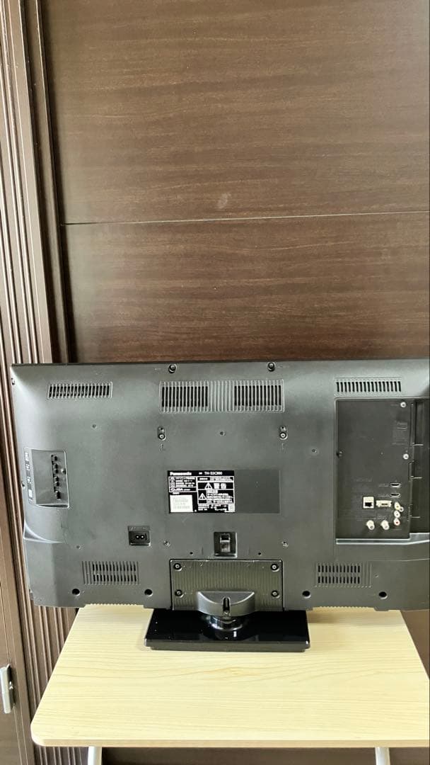 Panasonic 32型　液晶テレビ　TH-32C300 2015年製