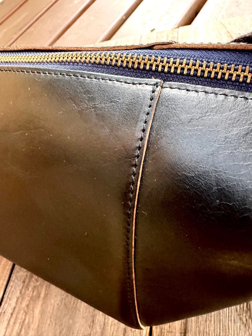 ☆ARTBROWN ボディバッグ クロムエクセル　茶芯ブラック