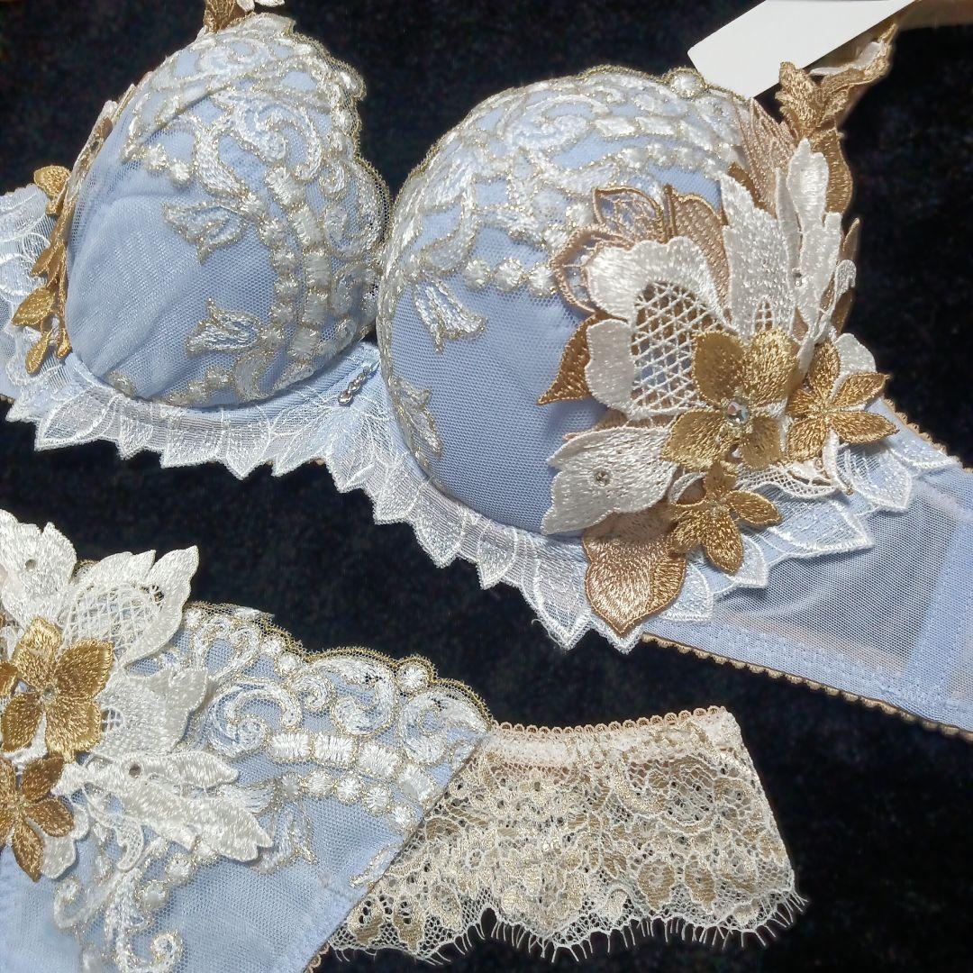 ワコール サルート 02G P-up D75 M 上下セット ソング　Tバック