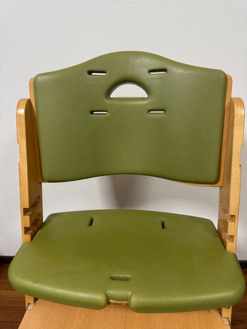 ビヨンドジュニアハイチェア Abiie オリーブ beyond 少し難あり