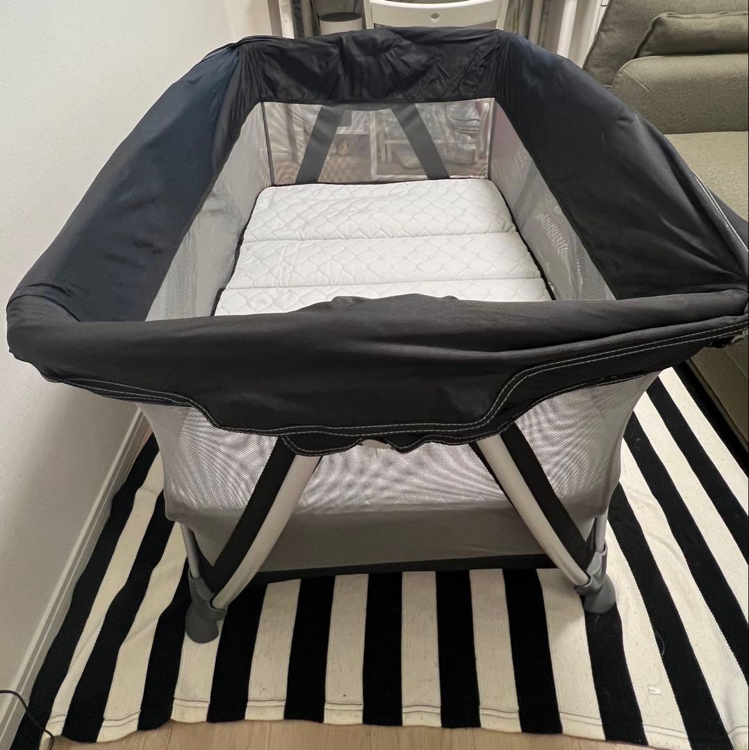 nuna ベビー折りたたみ可能ベッド