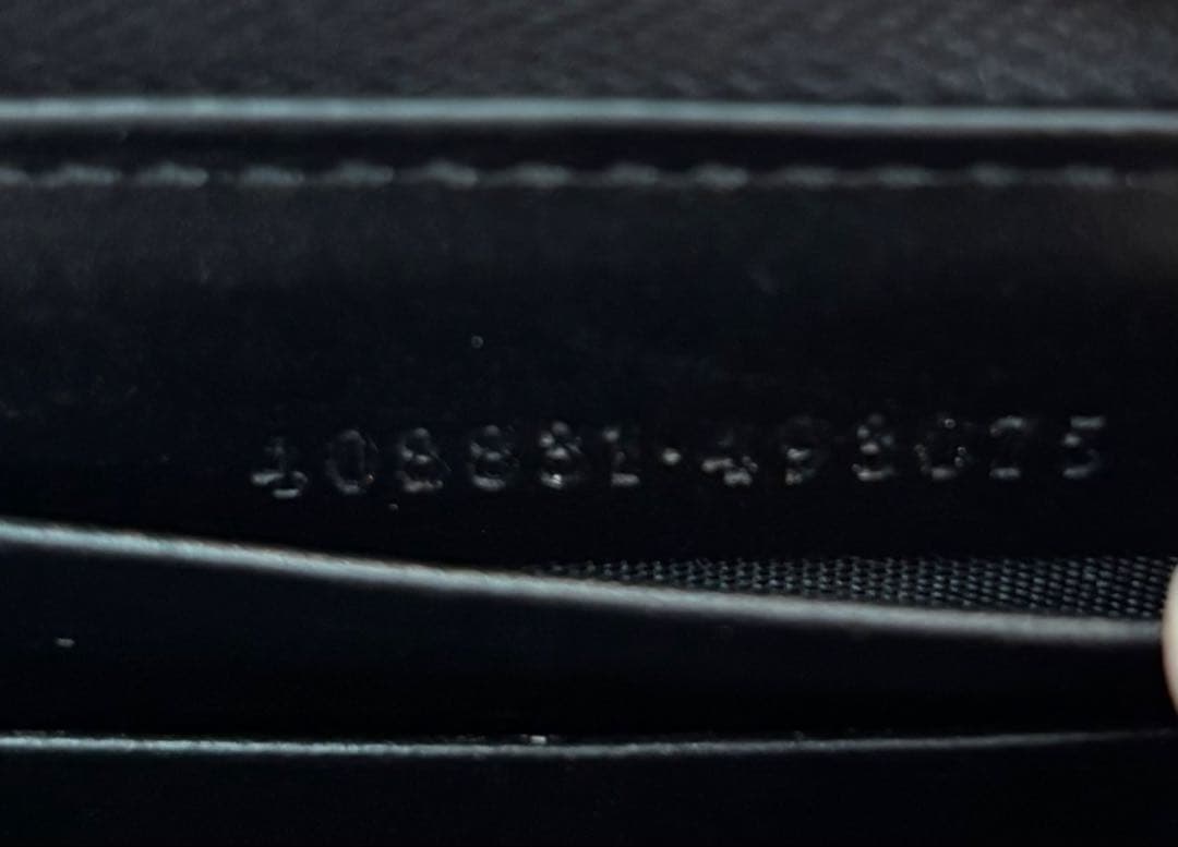 美品　GUCCI グッチ ジッピーウォレット 長財布