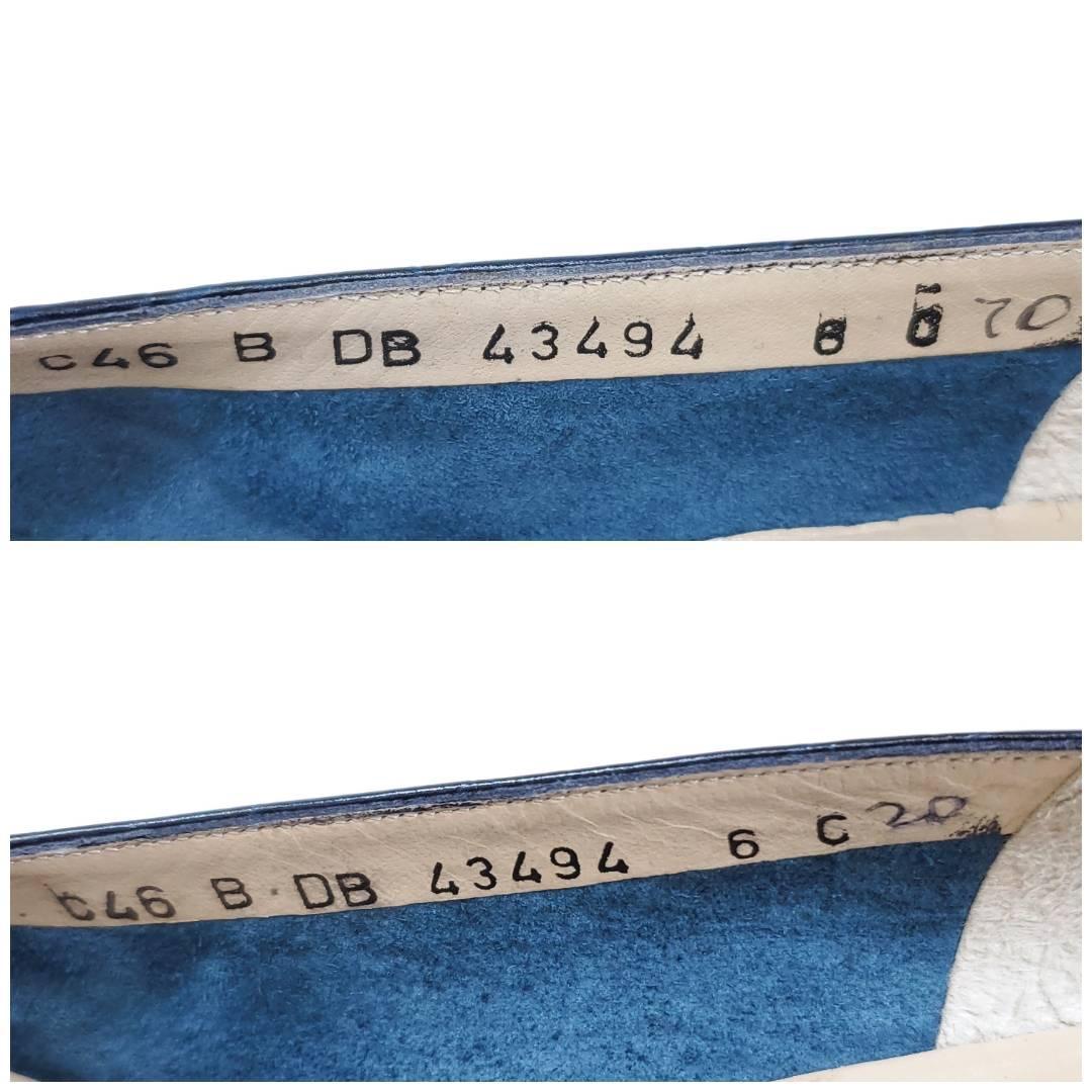 サルヴァトーレフェラガモ　美品　ヴァラ　リボン　ネイビー　型押し　US6