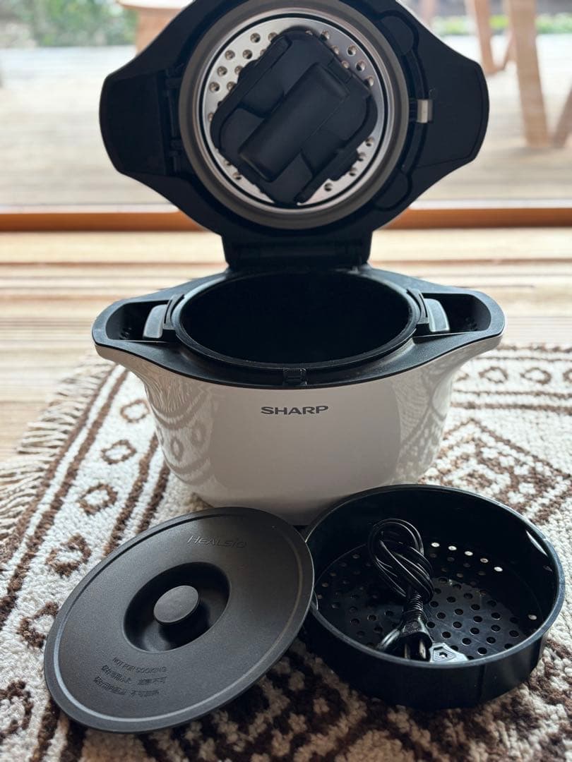 SHARP ヘルシオホットクック電気圧力鍋 ホワイト　KN-HW-24F