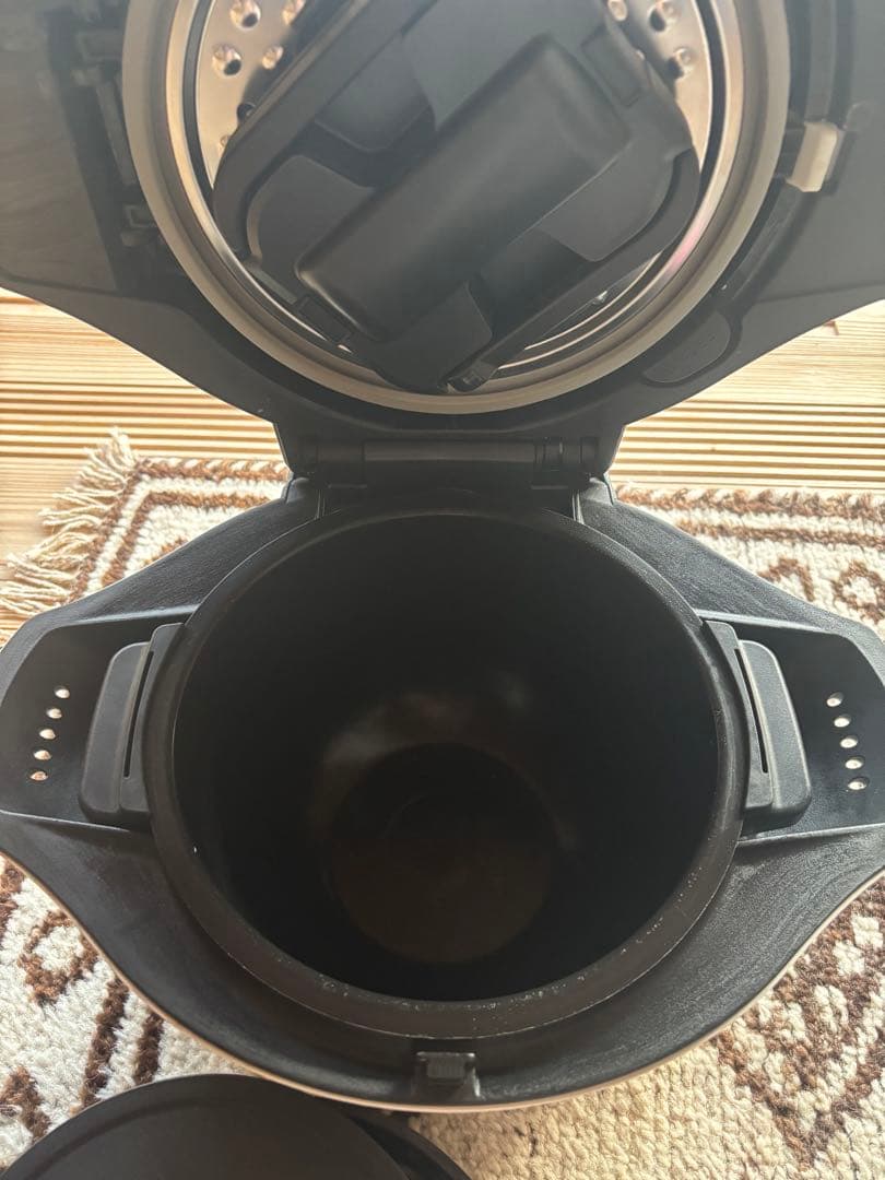 SHARP ヘルシオホットクック電気圧力鍋 ホワイト　KN-HW-24F