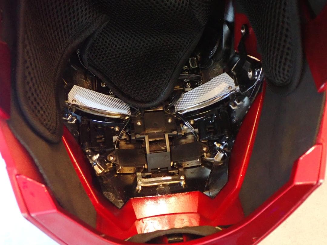 アイアンマン ヘルメット LED付き 自動開閉リモコン付属1：1