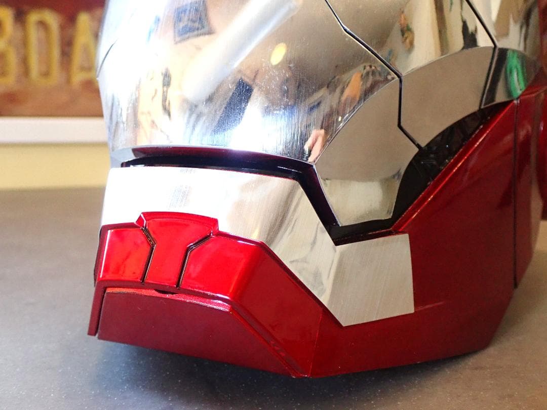 アイアンマン ヘルメット LED付き 自動開閉リモコン付属1：1