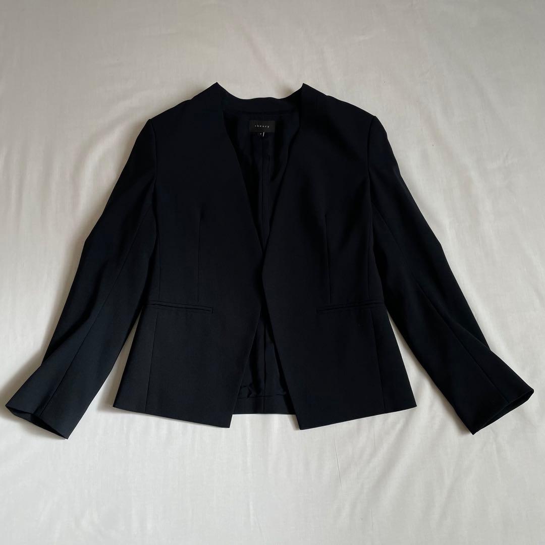 theory セオリー ノーカラー　パンツスーツ　ネイビー