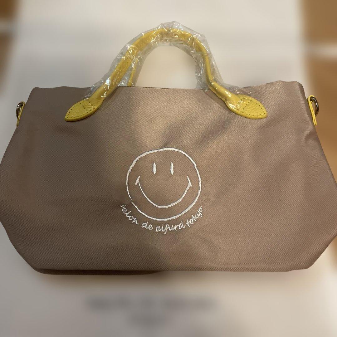 タイムセール　新品未使用　サロンドアルファード　バッグインバッグとパールハンドル