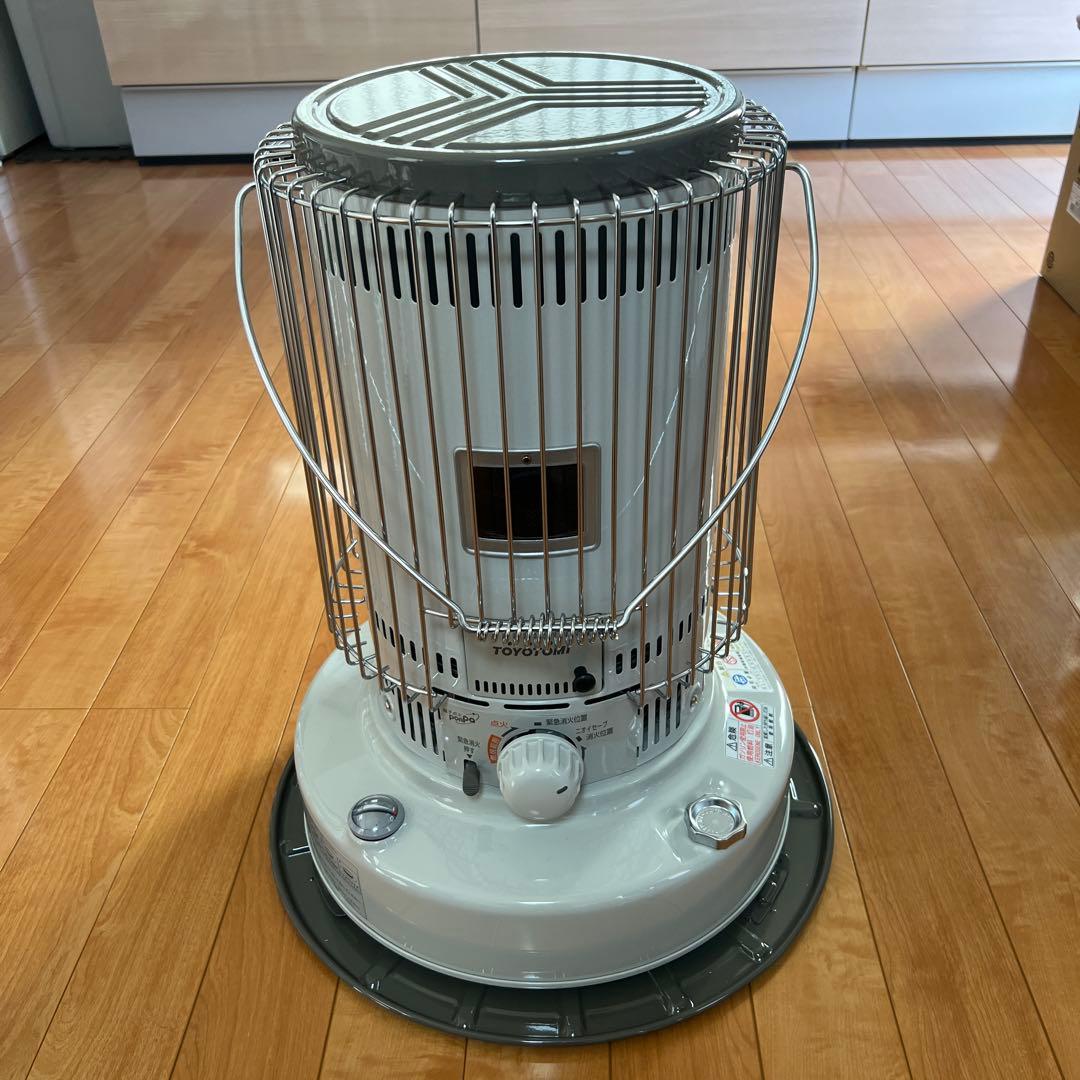 (ラスト値下げ)2024モデルTOYOTOMI 円筒形ストーブ ポンパ付き