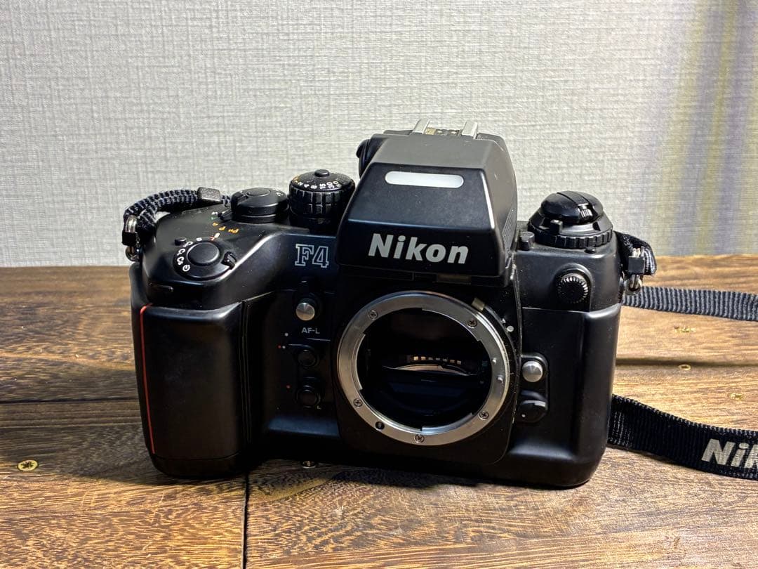 Nikon F4/フィルムカメラ/説明書付き/現状品