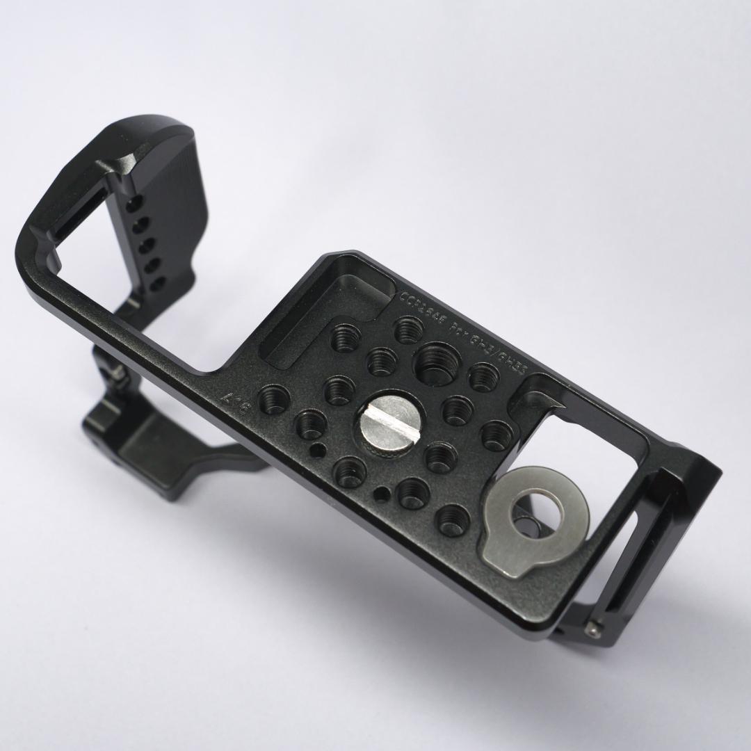 ●LUMIX DC-GH5M2 ボディ（Smallrig ケージ付き）