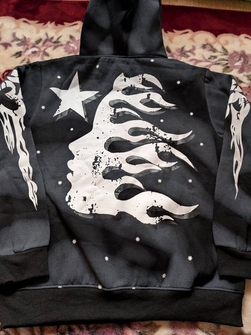 HELLSTAR フーディ ブラック 星と炎デザイン