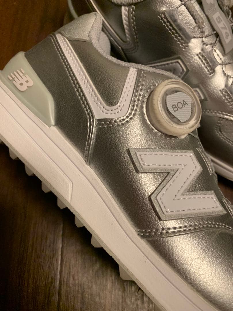 ニューバランス ゴルフシューズ スパイクレス シルバー 23.5〜24cm