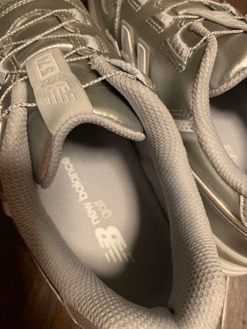 ニューバランス ゴルフシューズ スパイクレス シルバー 23.5〜24cm