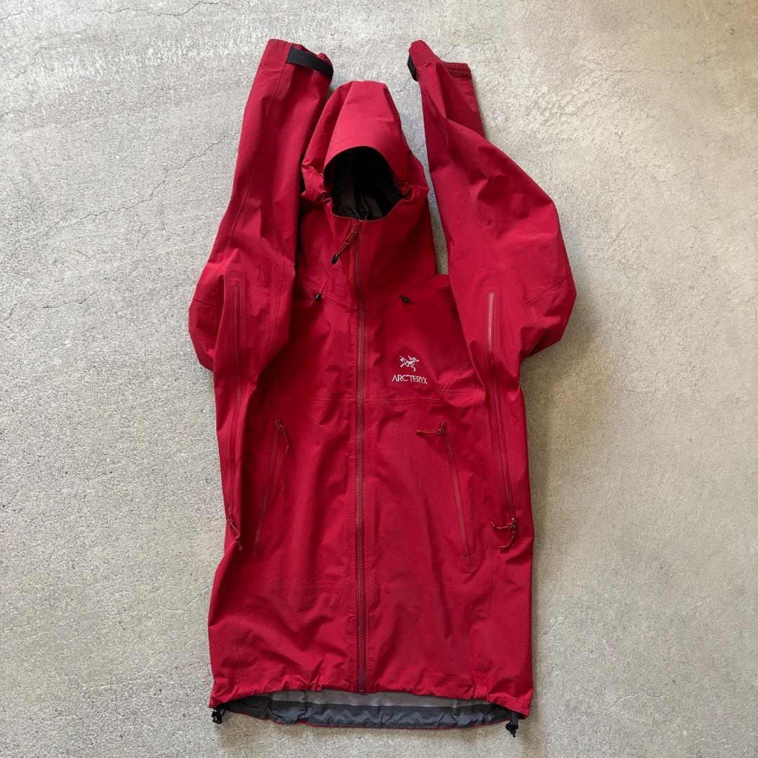 A*様 ⭐︎レア⭐︎ arc'teryx Beta SV アークテリクス Red