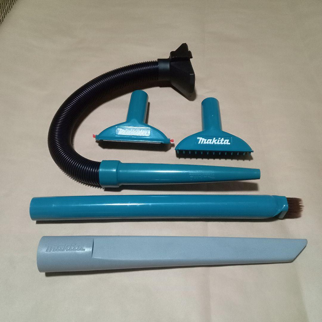 Makita 充電式クリーナー　CL121D 本体と付属品