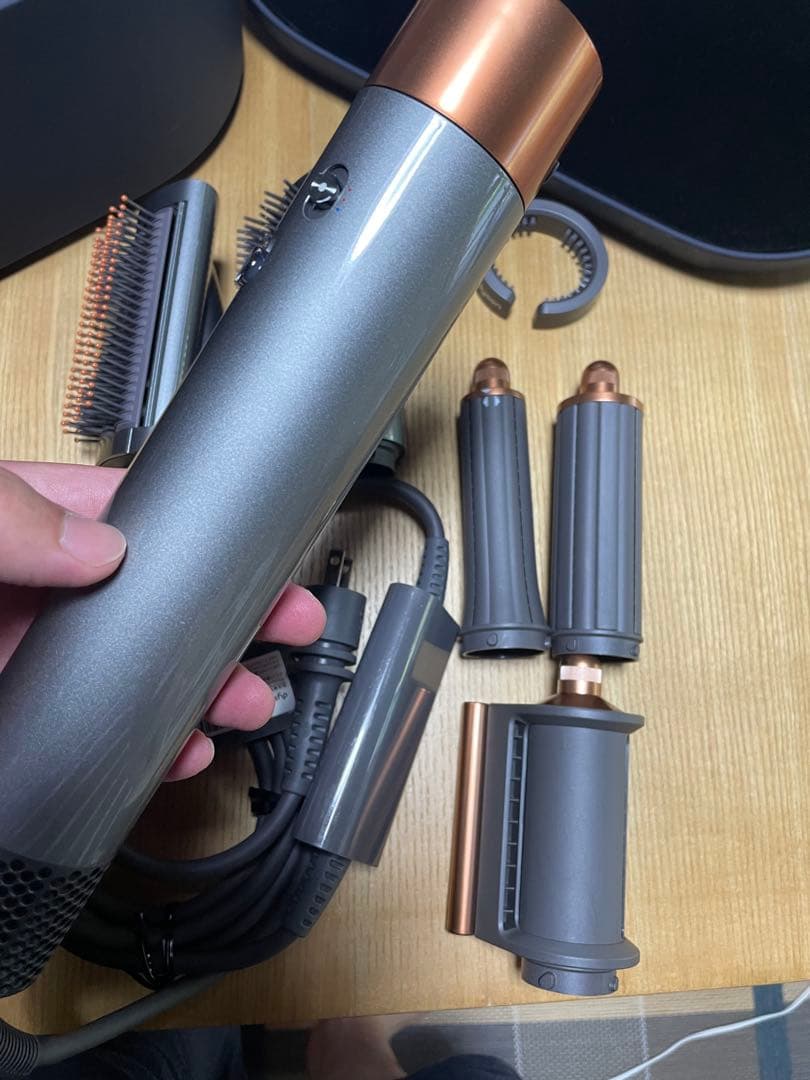 ダイソン　エアラップ ヘアスタイラー　HS05