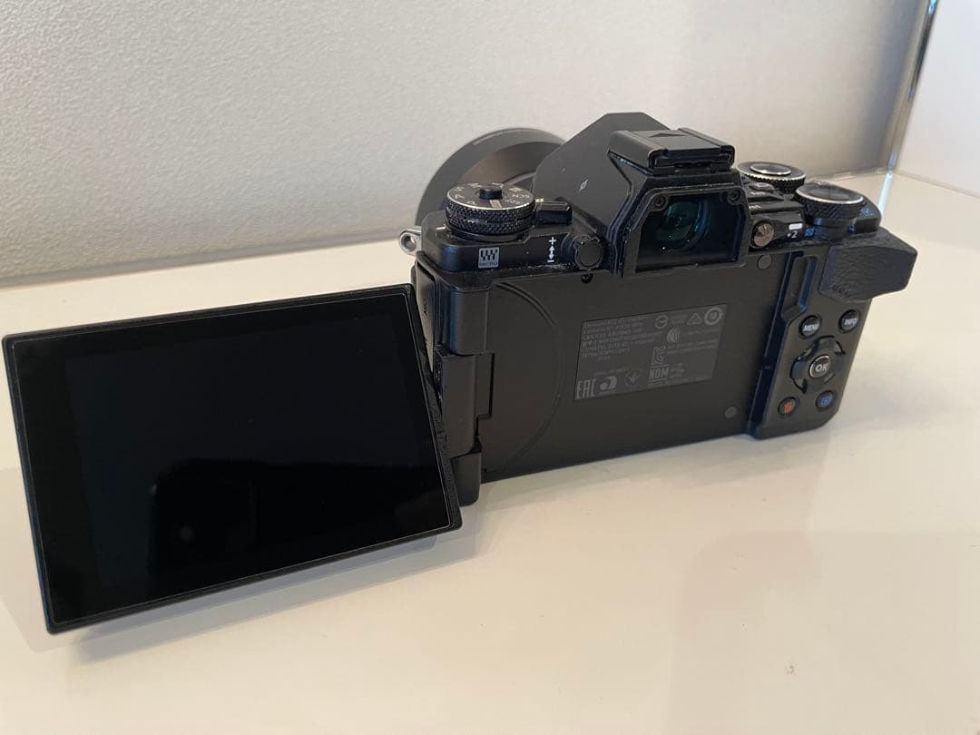 OLYMPUS ミラーレス一眼カメラ OM-D E-M5 MarkII