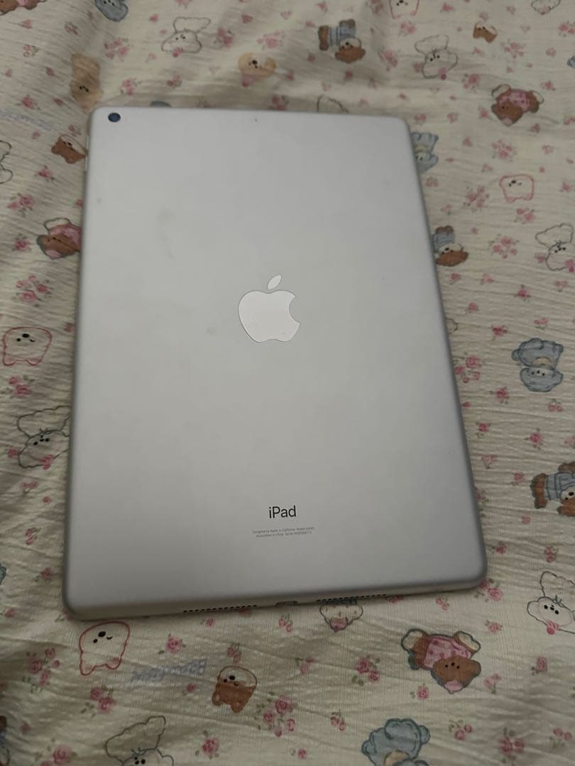 iPad第9世代64GBWi-Fiモデル シルバー箱・ケース/タッチペン1本付き