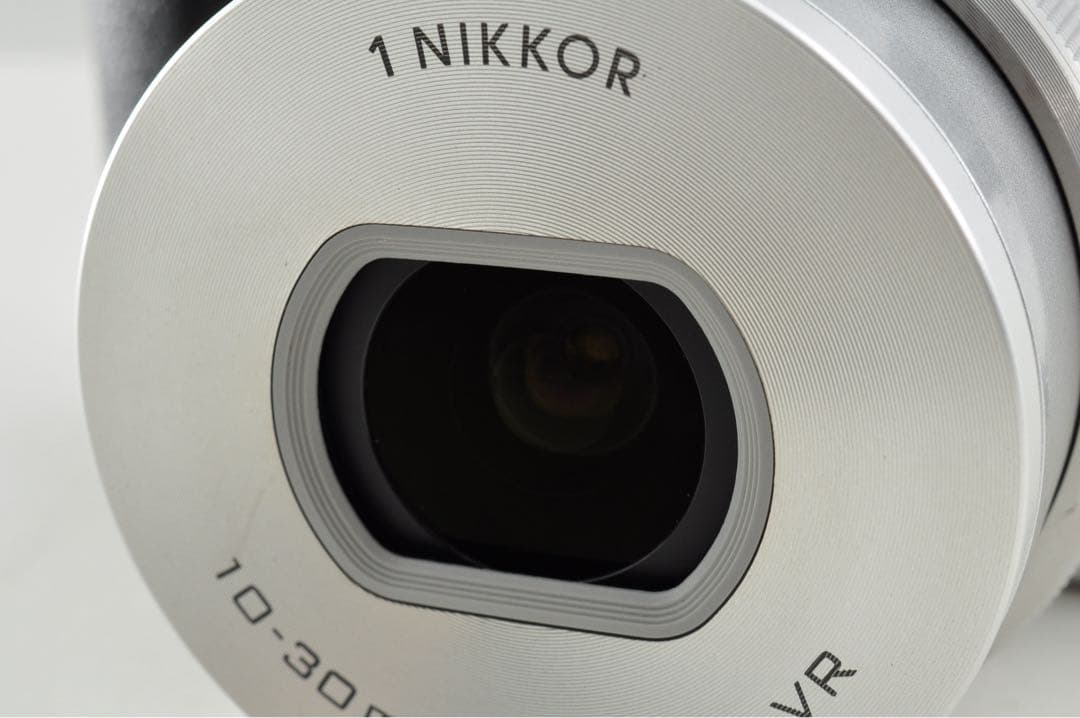 【ショット数2回】Nikon1 J5 10-30mmレンズキット　ミラーレス一眼