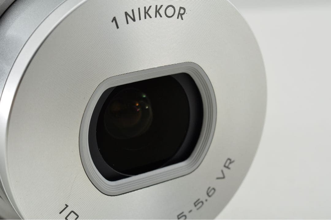 【ショット数2回】Nikon1 J5 10-30mmレンズキット　ミラーレス一眼