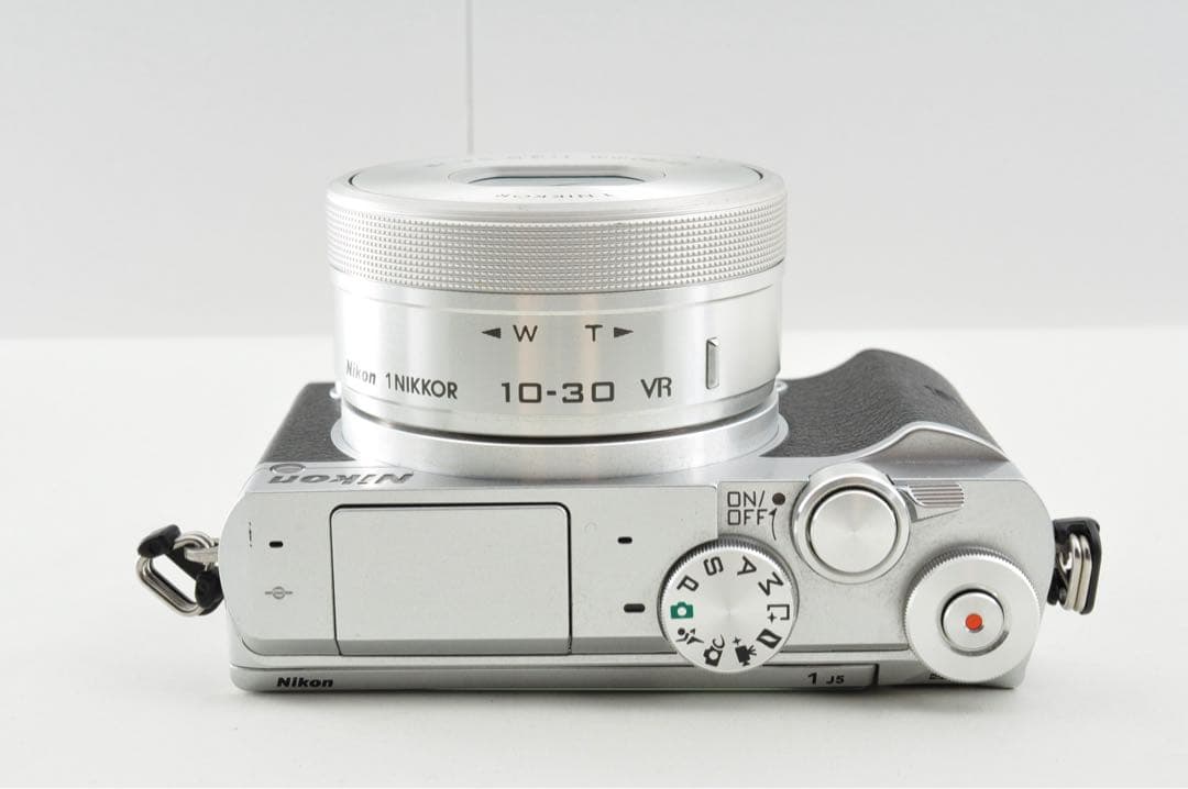 【ショット数2回】Nikon1 J5 10-30mmレンズキット　ミラーレス一眼