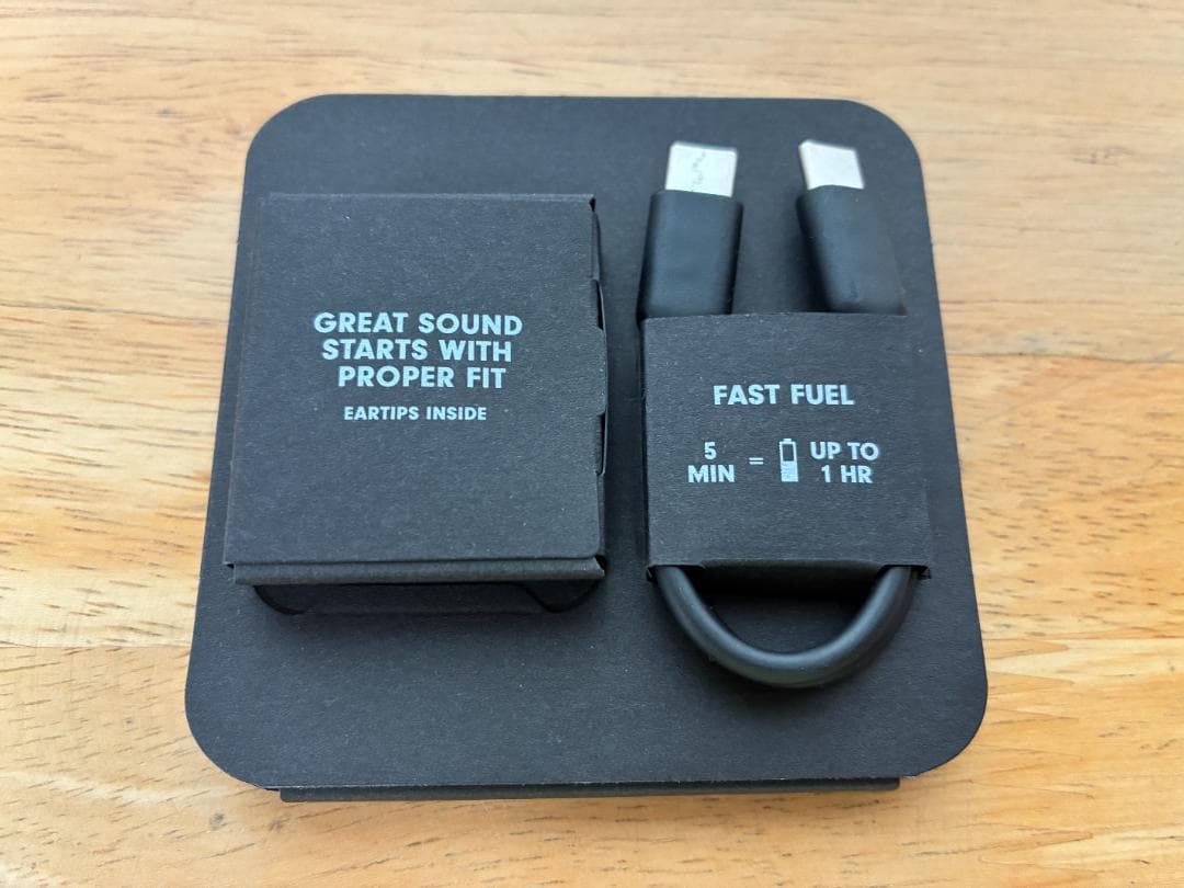 Beats Studio Buds ブラック