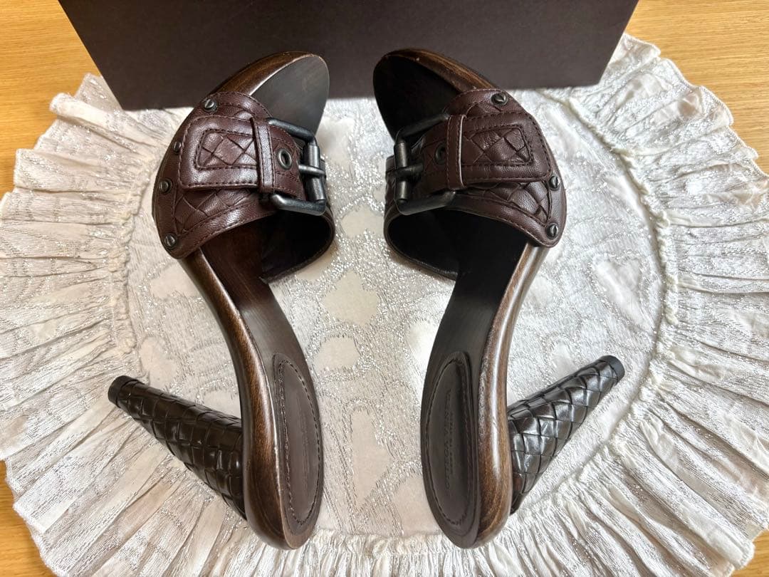 BOTTEGA VENETA ボッテガヴェネタイントレチャートサンダルミュール