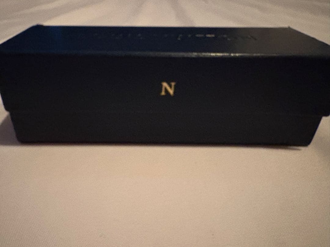 LOUIS VUITTON スタッズ付きティアドロップサングラス