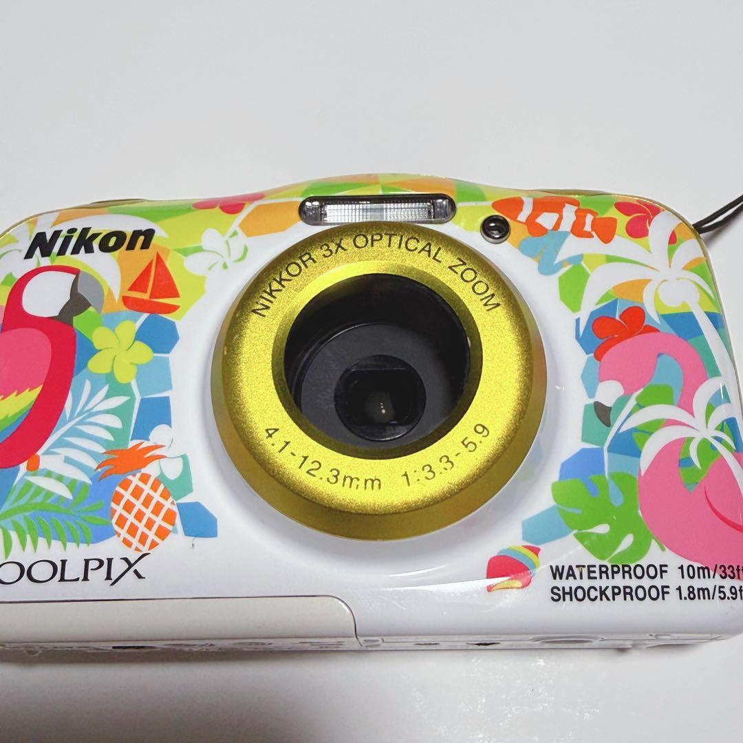 Nikon COOLPIX W150 デジタルカメラ　防水　充電器付　ニコン