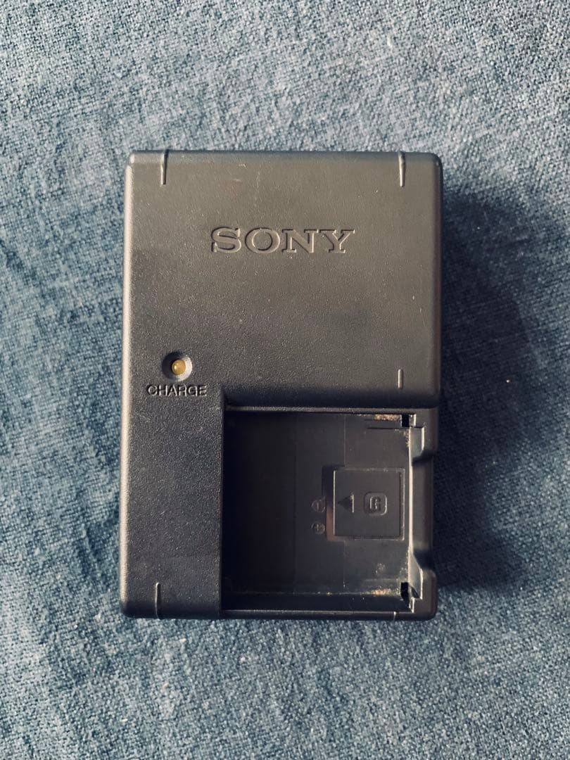 SONY サイバーショット DSC-T100 （1GBメモリー付）