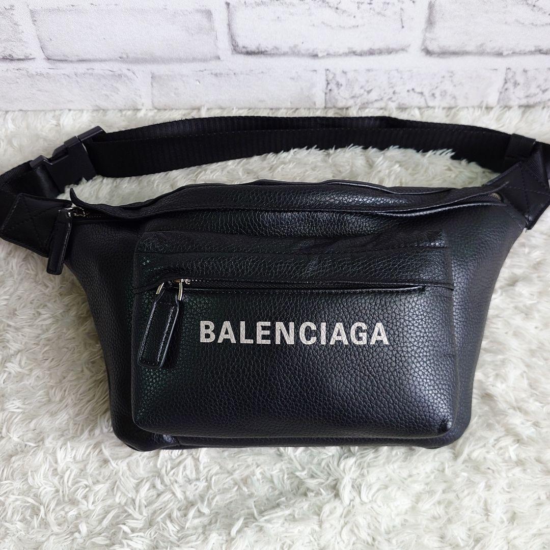 バレンシアガ エブリデイ ボディバッグ クロスボディ 黒 レザー ユニセックス