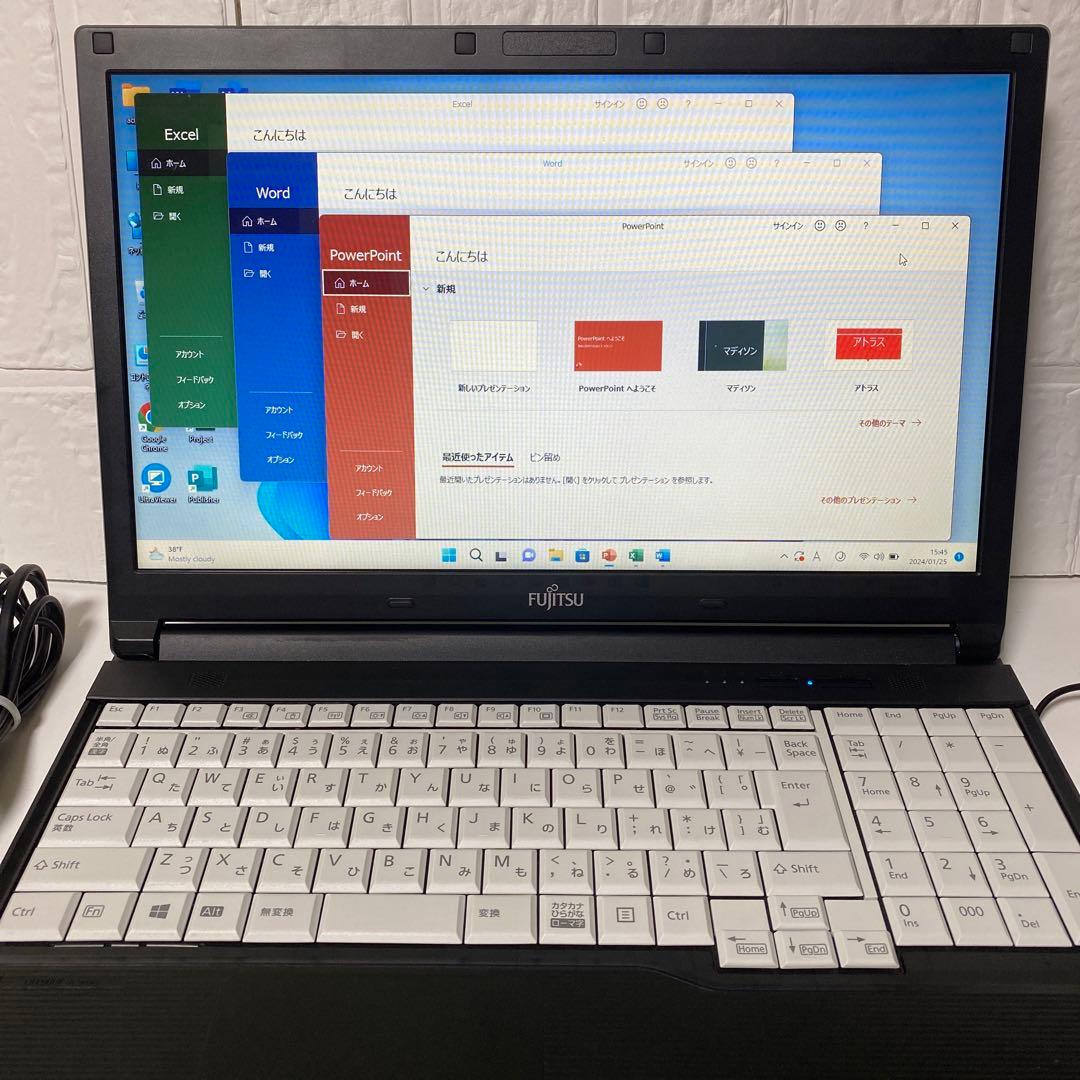 美品　Windows11 オフィス付き　マウス付き　FUJITSUノートパソコン