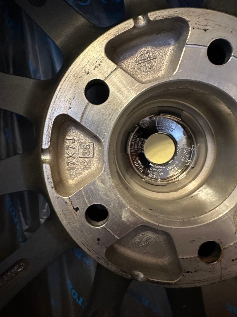 最終値下げ　美品【温度管理保管】17インチ　スタッドレスタイヤ・ホイールセット