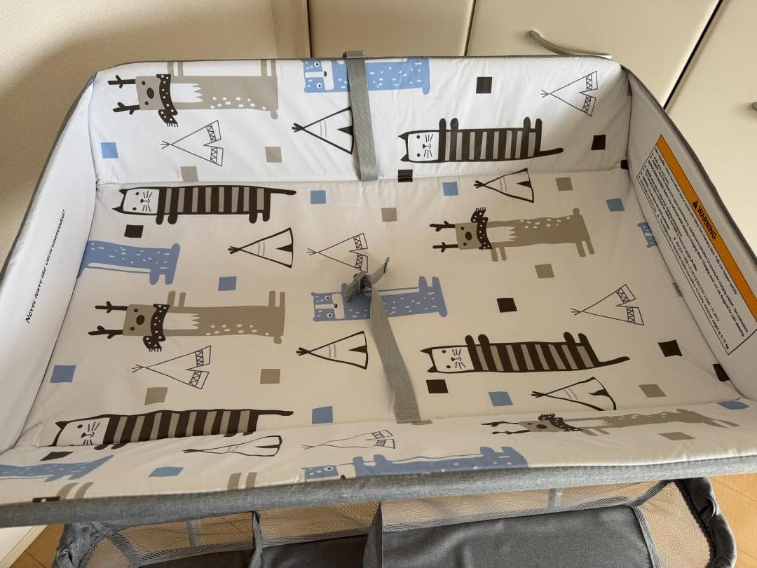 Feemom オムツ交換台 極美品