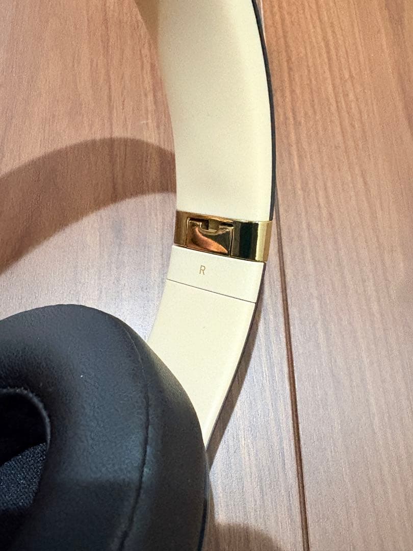 Beats Studio3 Wireless グレー/ゴールド