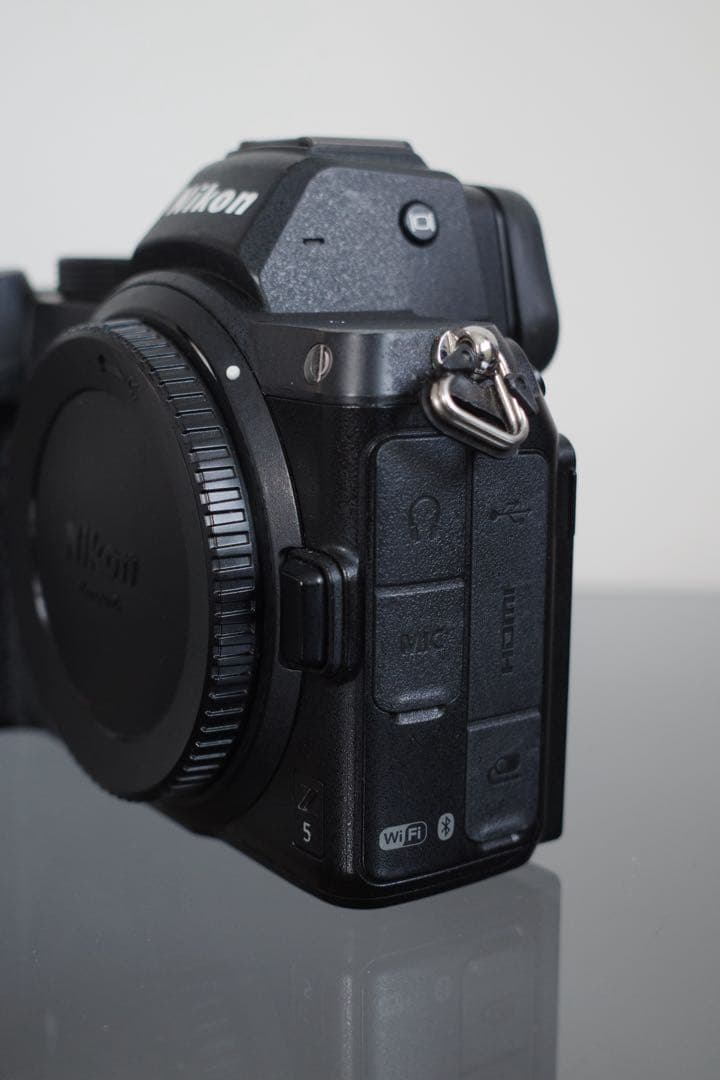 NikonZ5 フルサイズミラーレスボディ　バッテリー＋ストラップ付属　動作良好